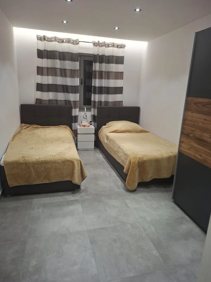Tirane, jepet me qera apartament 1+1 Kati 1, 68 m² 750 € (Komuna e Parisit)