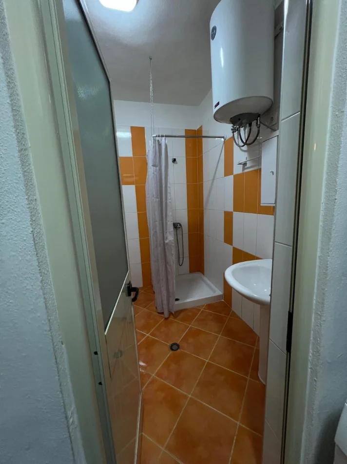 Tirane, jepet me qera 1+1 , 