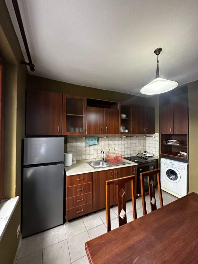 Tirane, jepet me qera apartament 1+1+BLK Kati 2, 57 m² 46.000 Leke (Rruga Mine Peza)