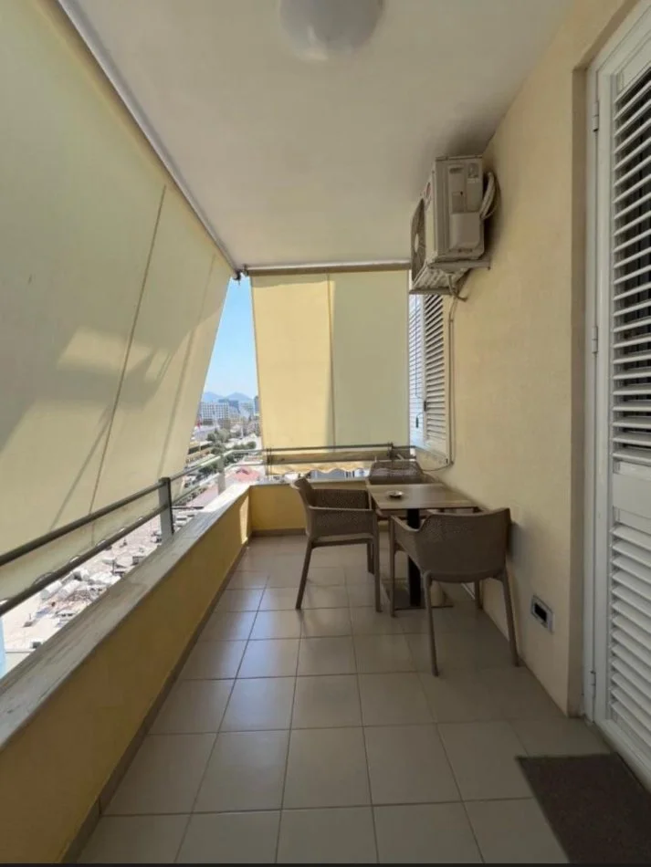 Tirane, jepet me qera apartament 1+1+Ballkon Kati 11, 69 m² 900 € (Qender)