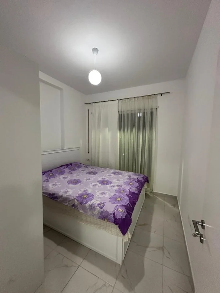 Tirane, jepet me qera apartament 1+1 Kati 6, 68 m² 500 € (Rruga e Kavajes, perball Birra Tirana — Pallati Henke)