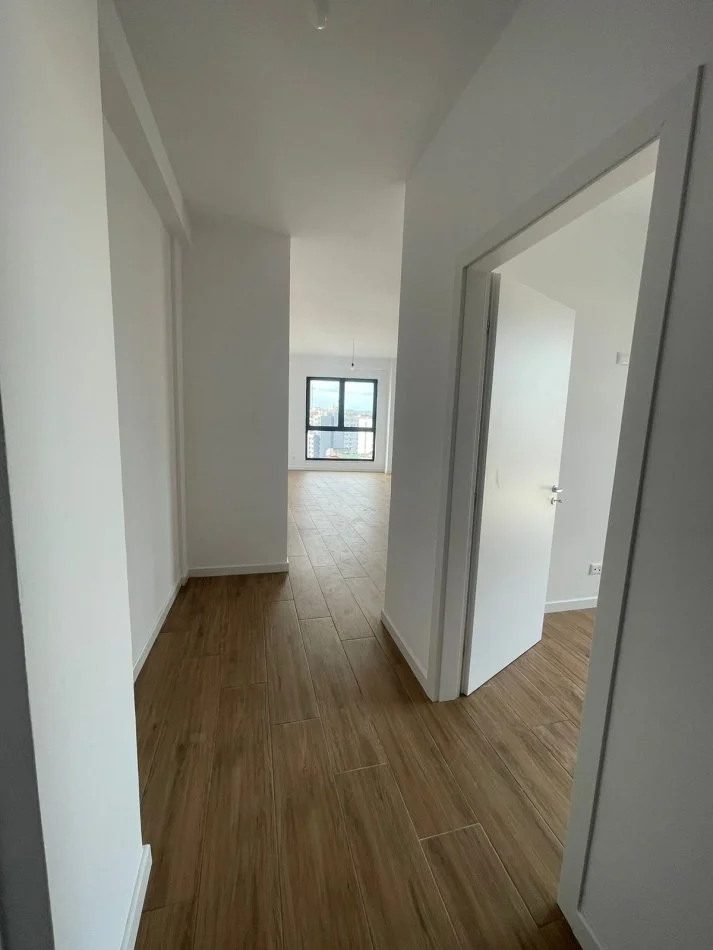 Tirane, jepet me qera zyre Kati 9, 88 m² 800 € (hoxha tahsin)