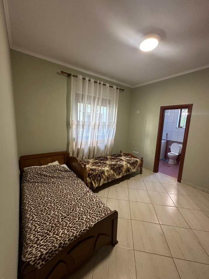Tirane, jepet me qera shtepi 1+1 Kati 1, 65 m² 350 € (Rr. Jordan Misja te Lavazh 007)