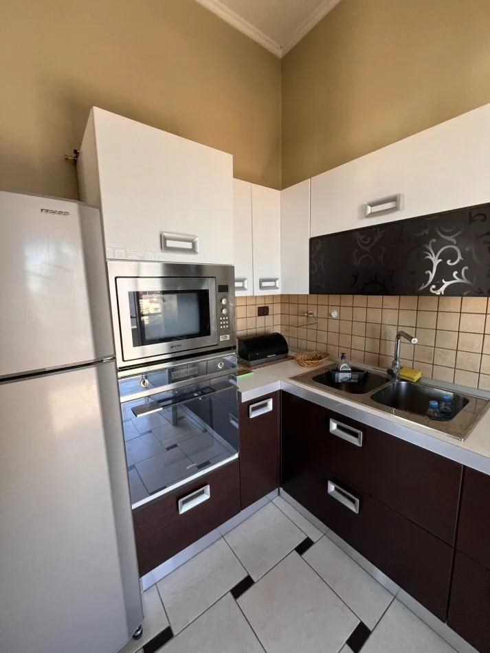 Tirane, jepet me qera apartament 2+1 Kati 7, 110 m² 600 € (QIRA APARTAMENT 2+1 TEK ELEONORA!)