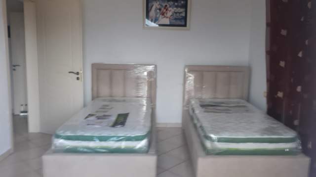 Tirane, jepet me qera shtepi 1+1 Kati 2, 60 m² 300 Euro (Laprake)