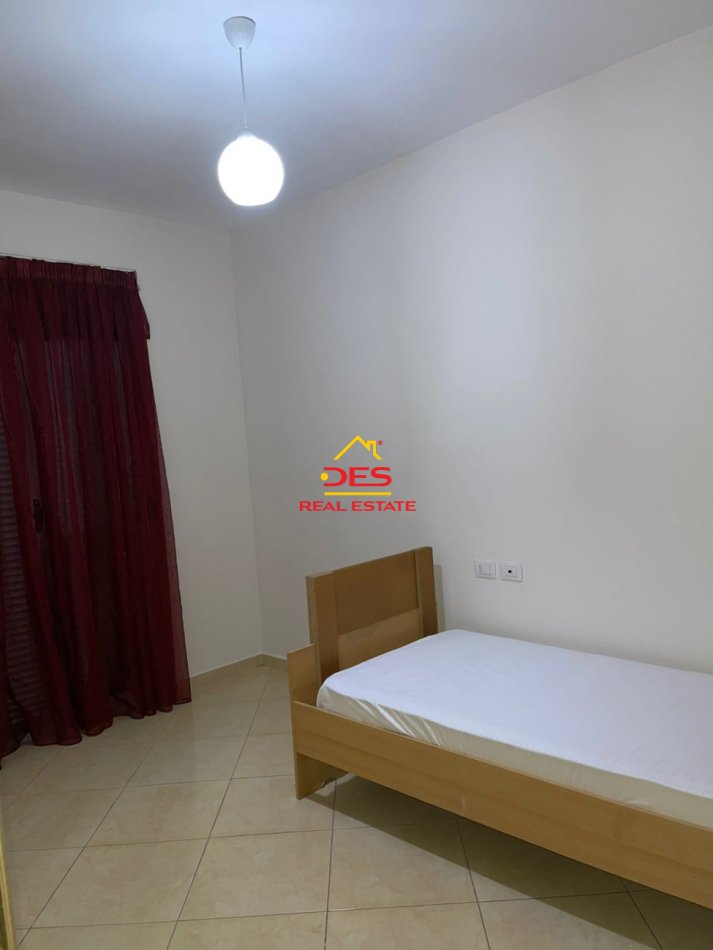 Vlore, jepet me qera apartament 3+1+Ballkon Kati 5, 120 m² 500 € (Rruga Nermin Vlora Falaski ,Vlorë)