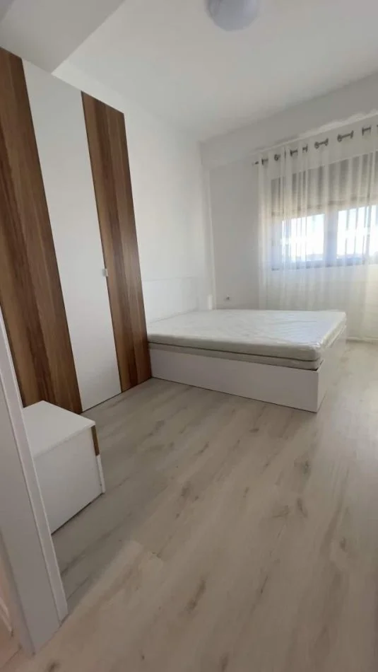 Qera, Apartament 2+1, Astir, afer Rrethit