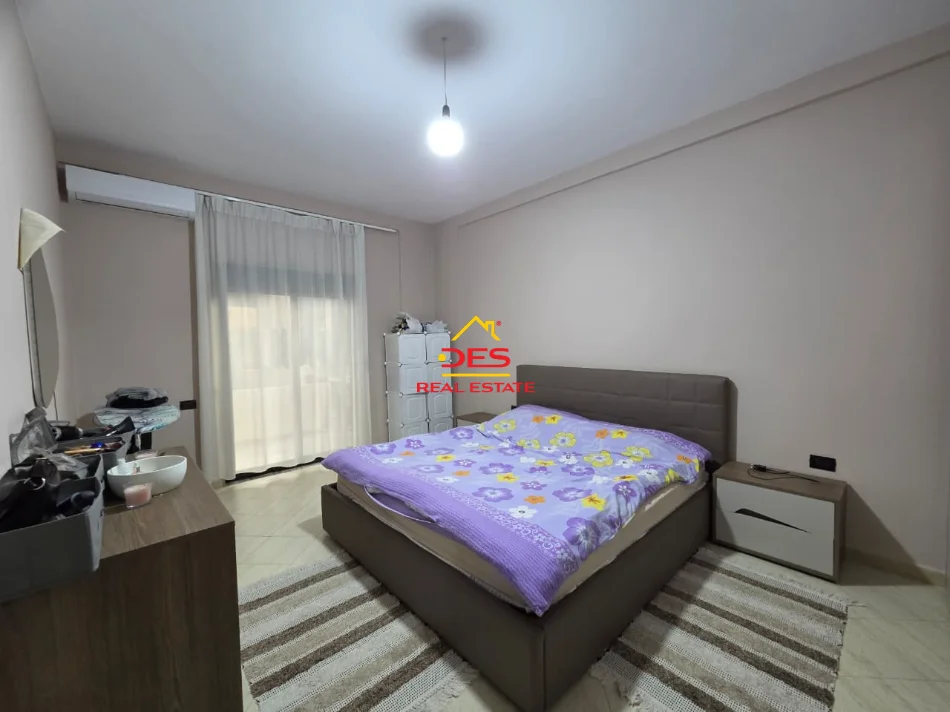Vlore, shitet apartament 2+1+Ballkon Kati 3, 128 m² (Rruga Sadik Zotaj)