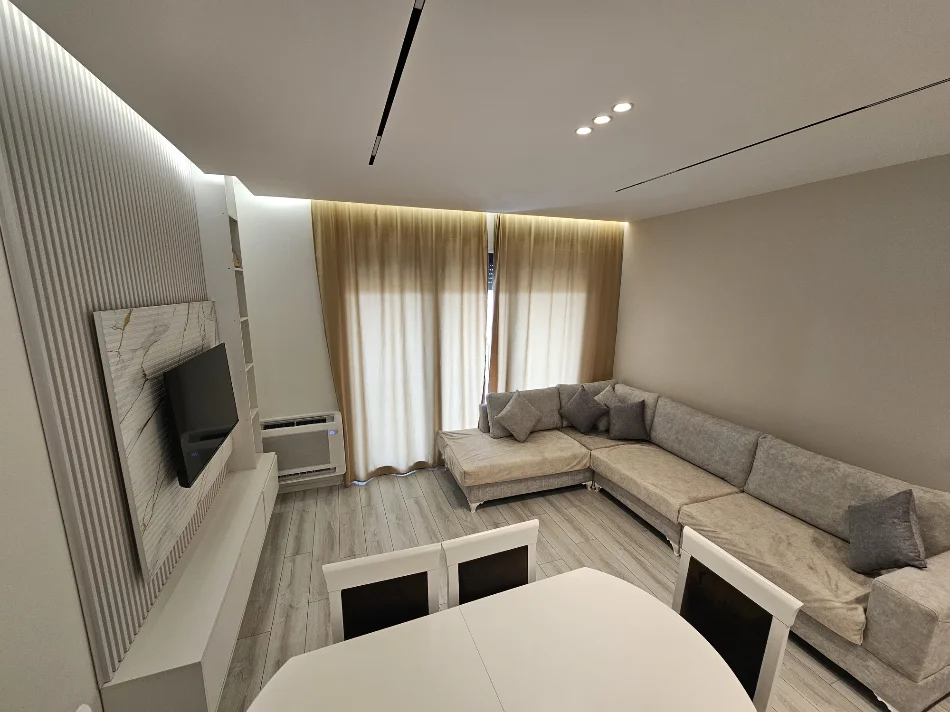 Tirane, jepet me qera apartament 1+1 Kati 4, 80 m² 700 € (Rruga jordan misja)