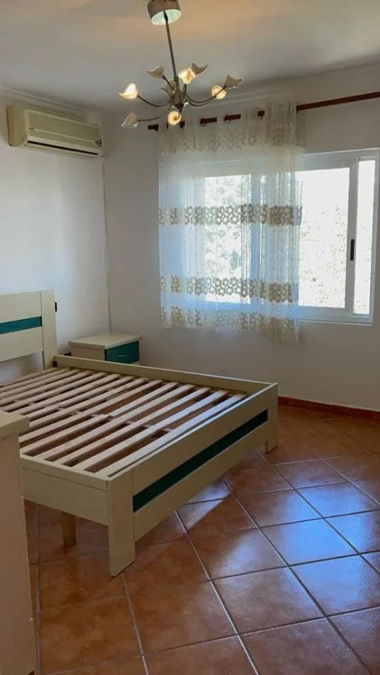 Durres, jepet me qera apartament 2+1+Ballkon Kati 3, 85 m² 370 € 