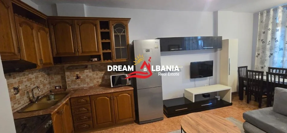 Tirane, jepet me qera 1+1 , 500 € (ish parku)