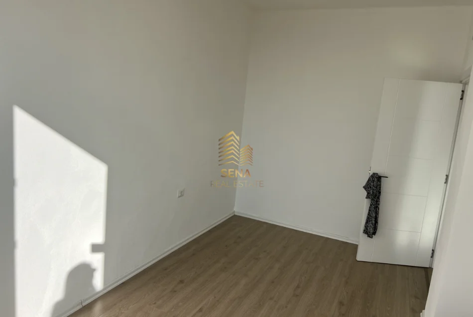 Tirane, jepet me qera apartament 1+1+Ballkon Kati 5, 60 m² 450 €