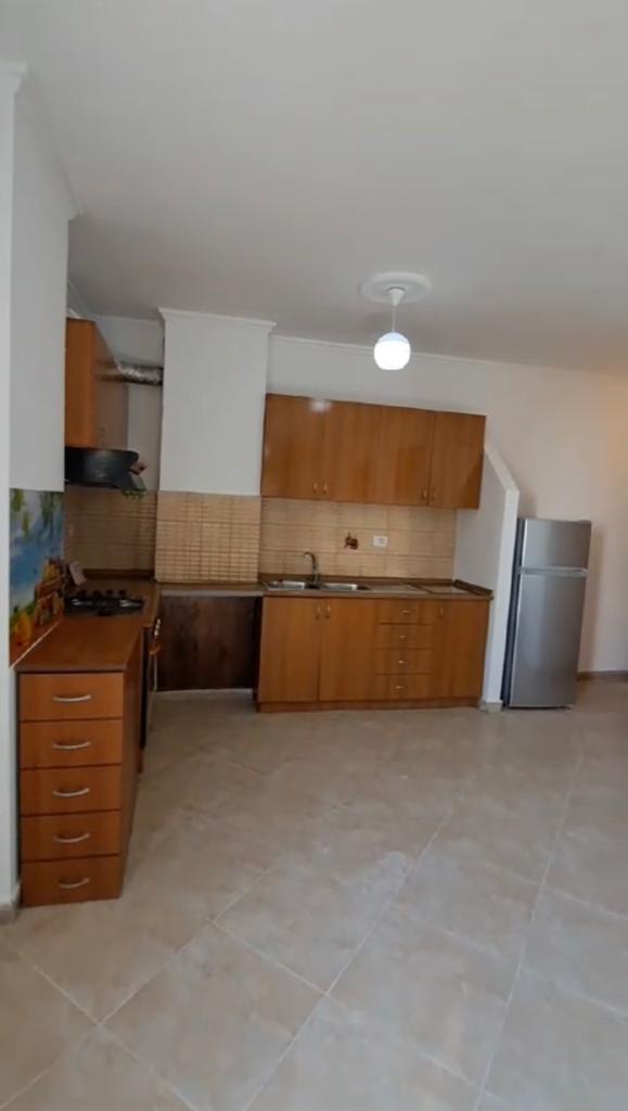 Tirane, jepet me qera apartament 2+1+BLK Kati 7, 120 m² 47.000 Leke (rruga Reshit Petrela)
