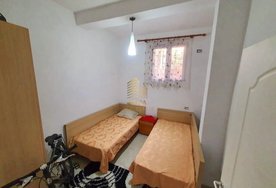 Tirane, shitet apartament 2+1+Ballkon Kati 1, 75 m² 140.000 € (Xhamia e Tabakeve)