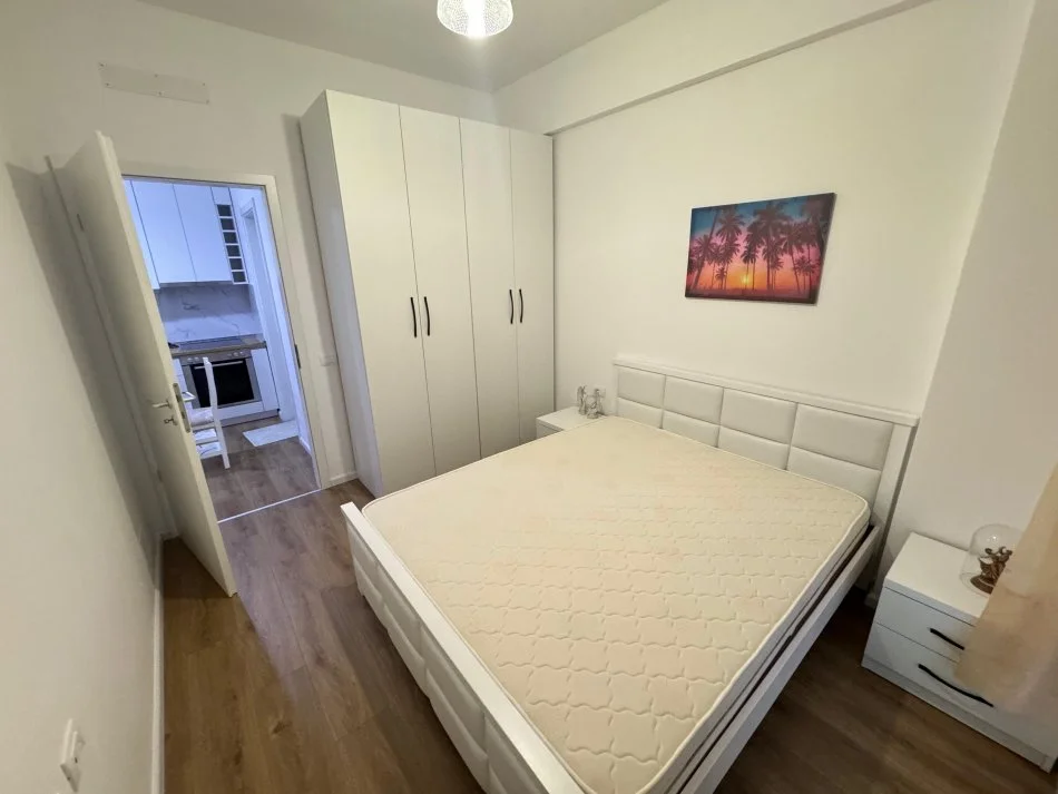 Tirane, jepet me qera apartament 1+1 Kati 2, 54 m² 420 € (Rezidenca OxA)