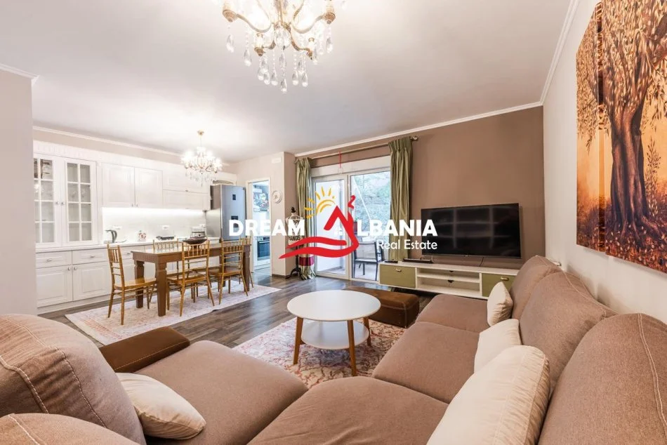 Tirane, jepet me qera apartament 2+1 , 120 m² 900 € (tek Liqeni i Thatë)