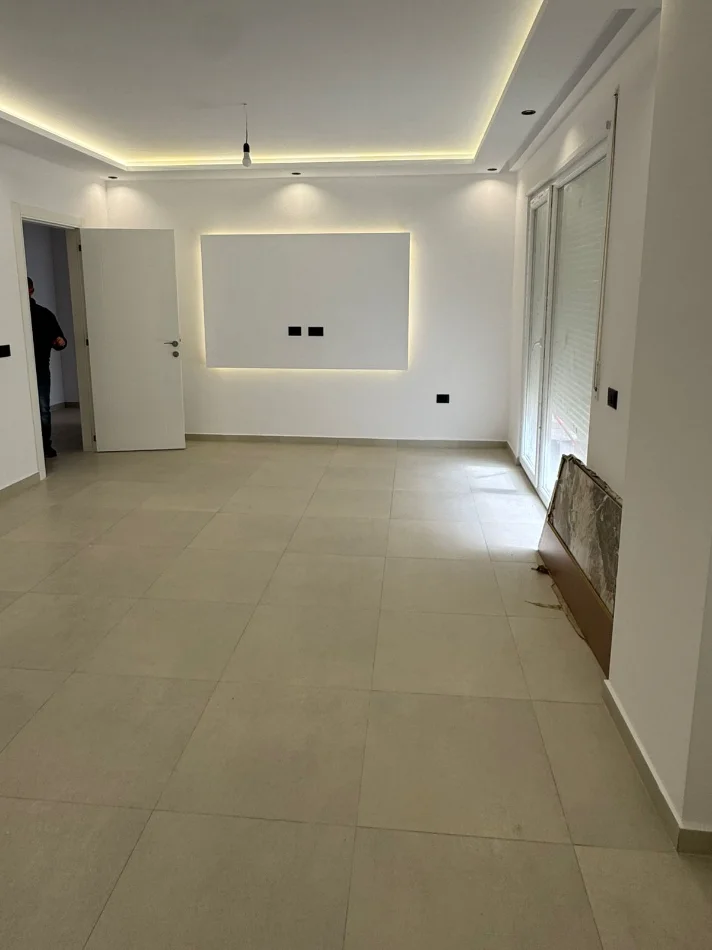 Tirane, shitet apartament 2+1 Kati 3, 109 m² 130.000 € (Fresku)