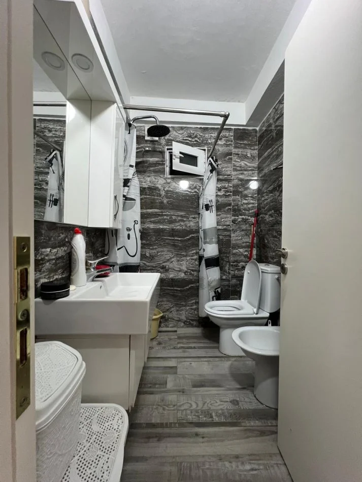 Durres, jepet me qera apartament 3+1+Ballkon Kati 5, 100 m² 550 € 