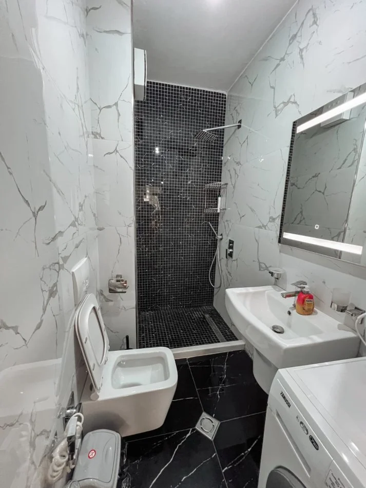 Tirane, jepet me qera apartament 1+1+Ballkon Kati 5, 60 m² 500 € (Rruga 5 Maji)