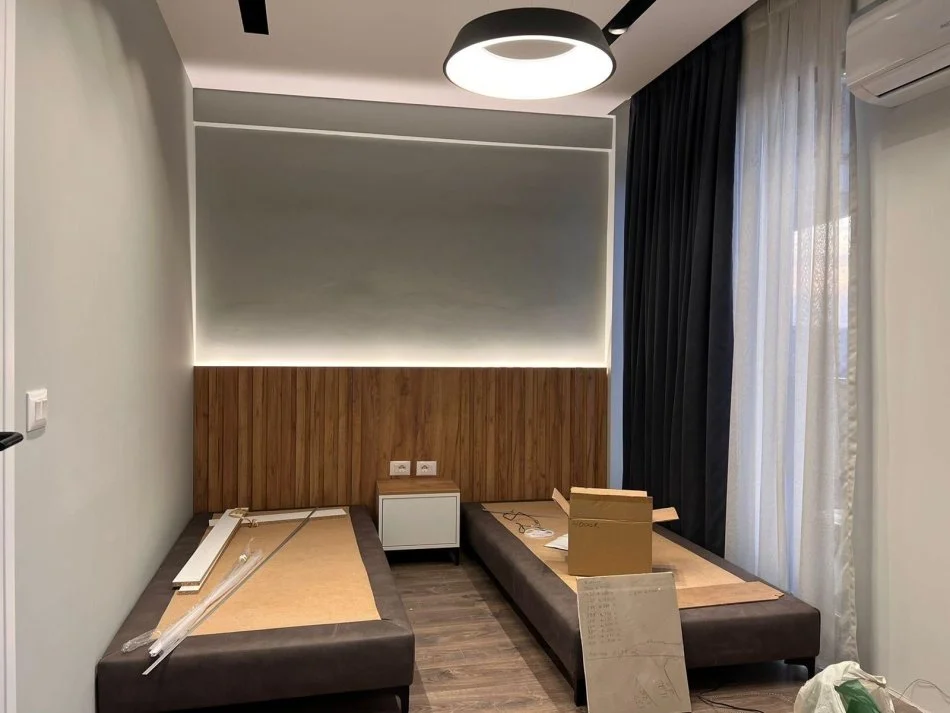 Tirane, jepet me qera apartament 2+1 Kati 4, 146 m² 1.350 € (Vila Goldi)