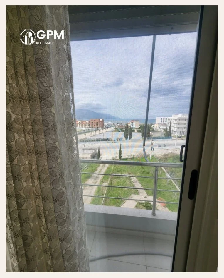 Vlore, shitet apartament 2+1 Kati 4, 80 m² (Radhime).