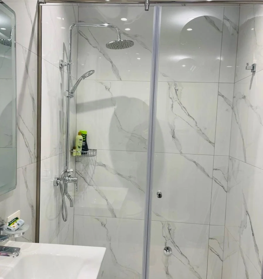 Tirane, jepet me qera apartament 1+1 Kati 8, 70 m² 900 € (Rruga e Kosovareve)