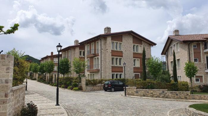Tirane, shitet Vile 3 Katshe, Kati 0, 495 m² 499,000 € (“Secret Garden” Residences TEG)