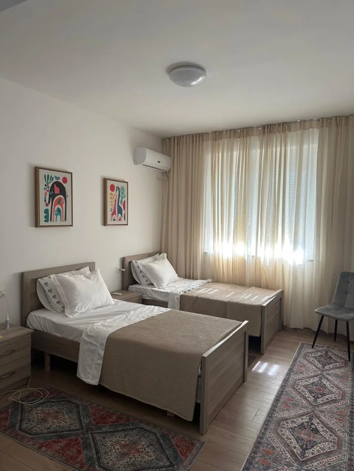Tirane, jepet me qera apartament 2+1 Kati 2, 88 m² 850 € (Rruga e Durrësit)
