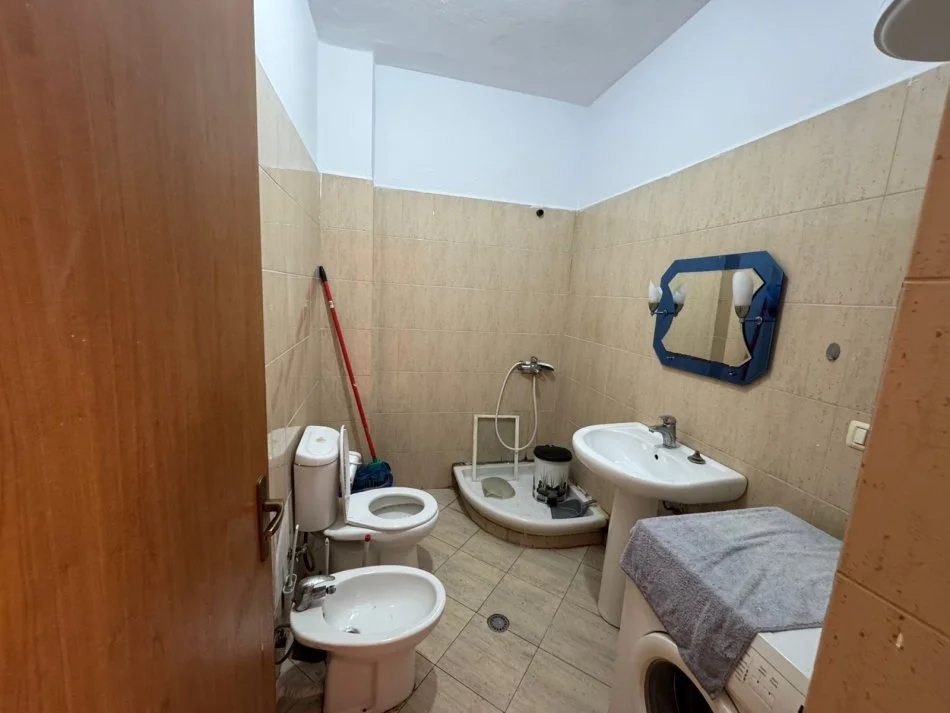 Tirane, shitet apartament 1+1 Kati 5, 61 m² 100.000 € 