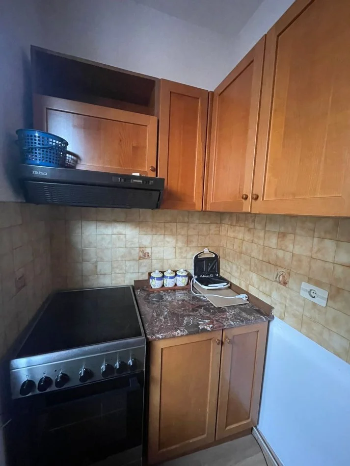 Tirane, jepet me qera apartament 1+1 Kati 2, 65 m² 400 € (Rruga “Ndre Mjeda”)
