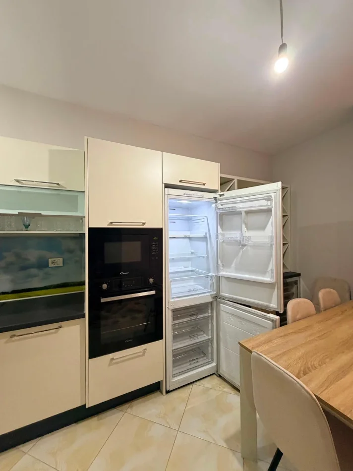 Tirane, jepet me qera apartament 2+1 Kati 5, 90 m² 490 € (Yzberisht)