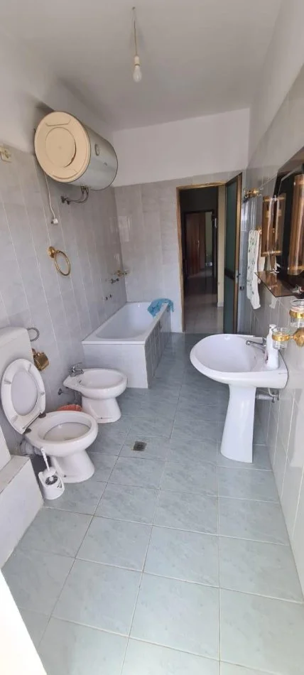 Durres, jepet me qera 2+1 Kati 4, 75 m² 500 € 
