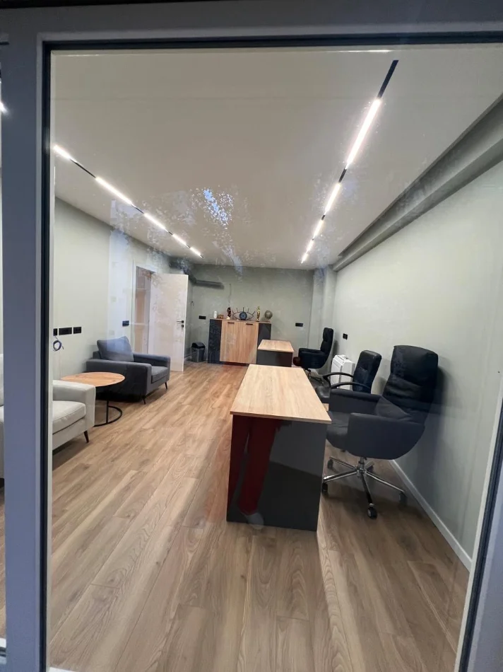 Tirane, jepet me qera apartament+verande | Penthouse 2+1+Ballkon Kati 4, 900 € 