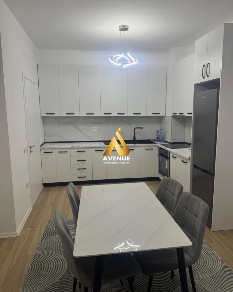 Tirane, jepet me qera apartament 1+1+Ballkon Kati 2, 65 m² 500 € (Rruga Sokrat Miho)