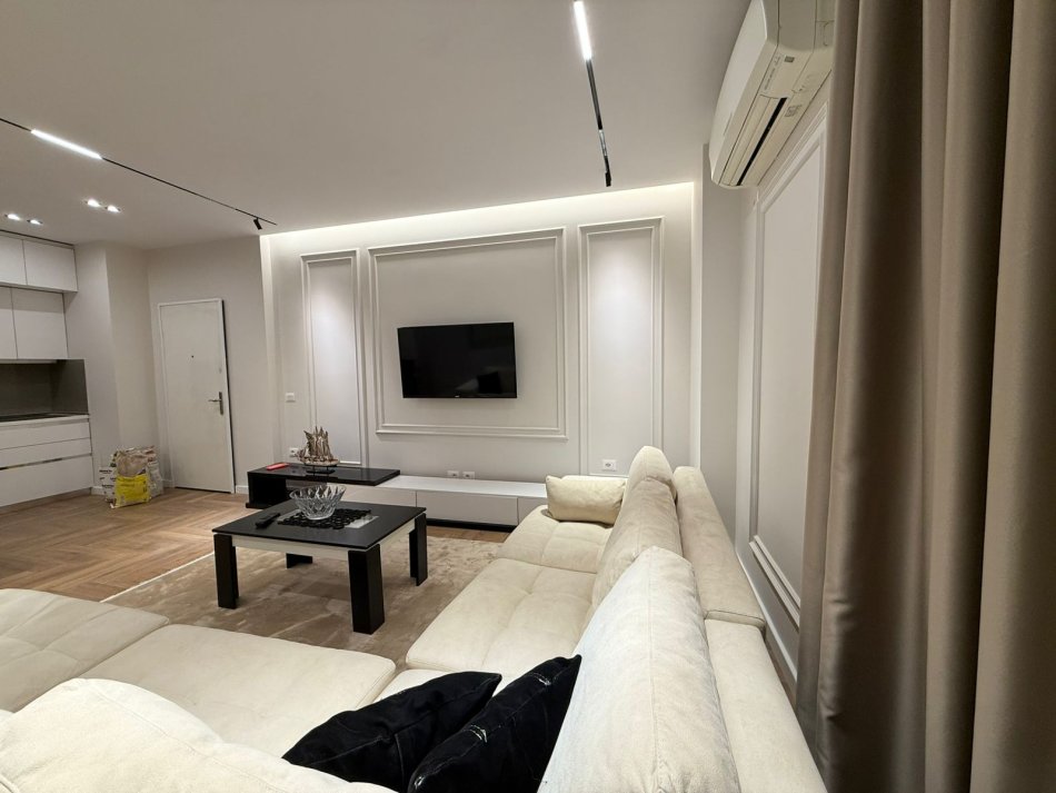 Tirane, jepet me qera apartament 2+1 Kati 5, 100 m² 1.100 € (Pazari i Ri)