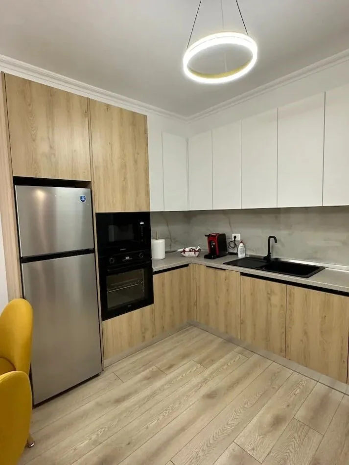 Tirane, jepet me qera apartament 1+1 Kati 4, 63 m² 800 € (Jepet Apartament Me Qira Porcelan)