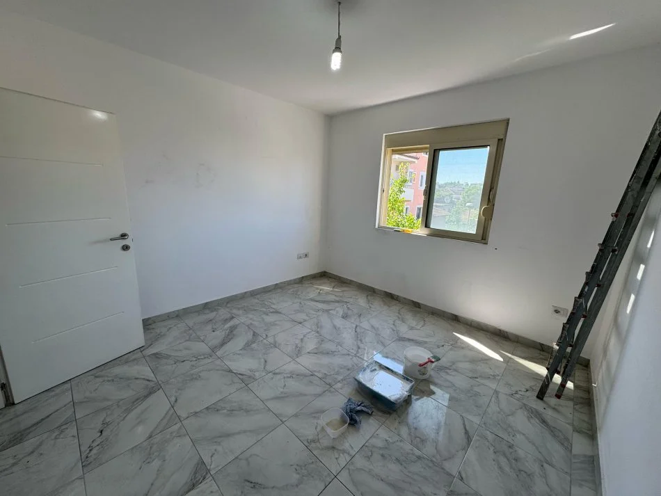 Tirane, jepet me qera 2+1+Aneks+Ballkon Kati 3, 75 m² 350 € (Prane Shkolles Bajram Curri, Allias)