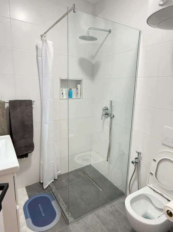 Tirane, jepet me qera nga Pronari, pa-komision garsonier Studio Kati 1, 40 m² 330 € 