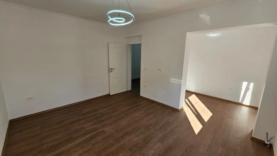 Tirane, shitet apartament 2+1 Kati 4, 76 m² 145.000 € 