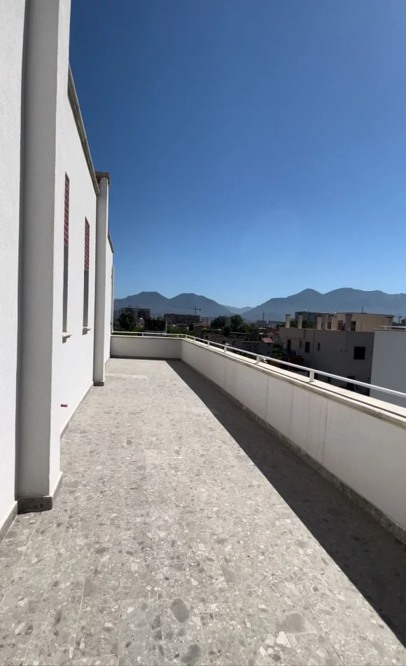 Tirane, jepet me qera DITORE-MUJORE-VJETORE apartament 2+1+Ballkon Kati 4, 160 m² 100 € (teodor keko)