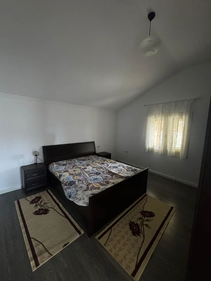 Tirane, jepet me qera apartament Kati 3, 90 m² 450 € (Rruga Pjeter Budi)