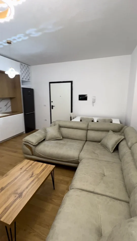Tirane, jepet me qera 1+1 , 68 m² 650 € (Zogu i Zi)