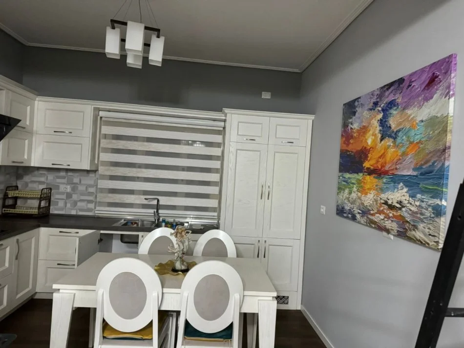 Tirane, jepet me qera apartament 2+1 Kati 3, 100 m² 600 € (Napolon Roshi)