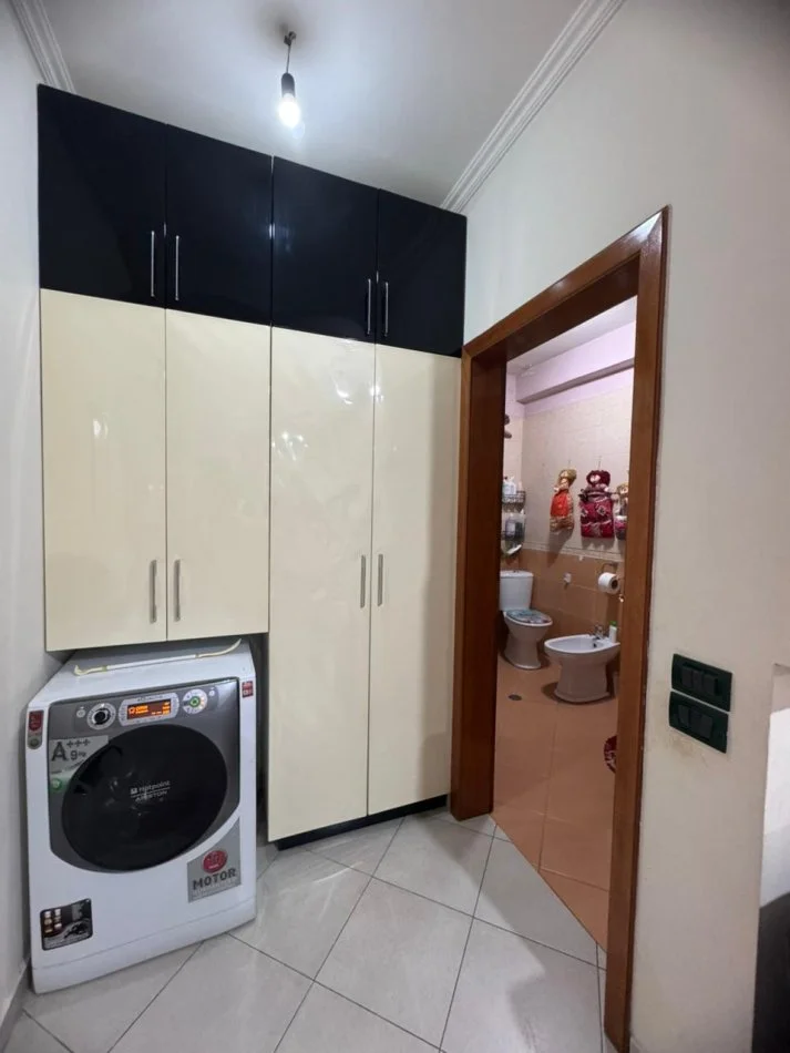 Tirane, jepet me qera apartament 2+1+Ballkon Kati 7, 90 m² 550 € (Astir)