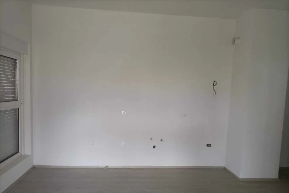 Tirane, shitet apartament 2+1+Ballkon , 83 m² 129.000 € (Ali Demi)