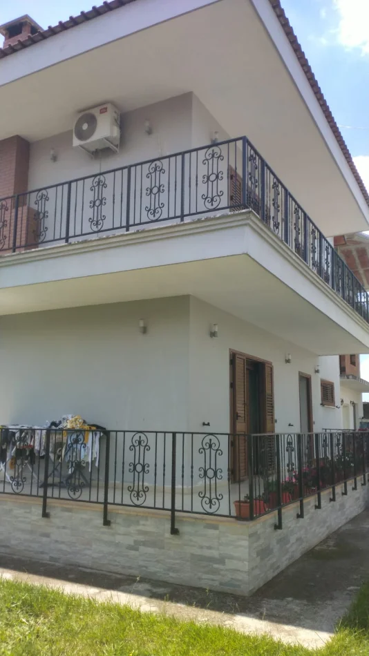 Tirane, jepet me qera shtepi 1+1+Ballkon Kati 2, 80 m² 45.000 leke  (Rruga Besa)