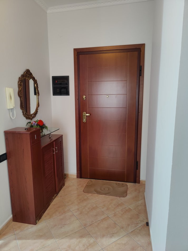 Vlore, jepet me qera apartament 2+1+Ballkon Kati 2, 72 m² 270 € 