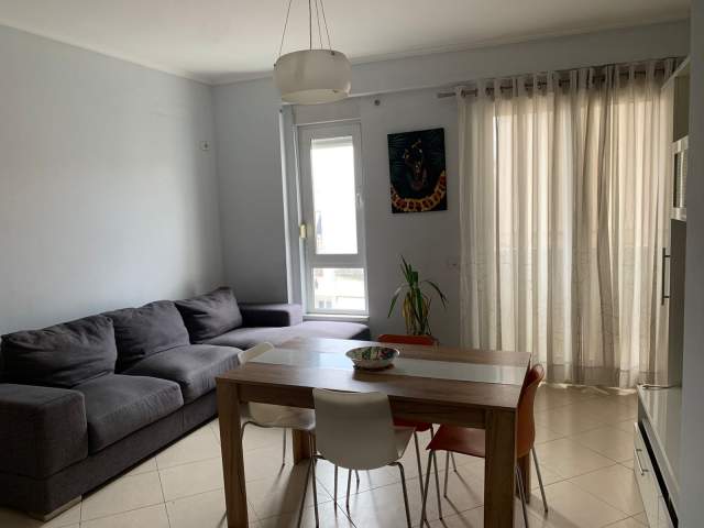 Tirane, jepet me qera apartament 1+1+BLK Kati 8, 73 m² 350 Euro (Rruga  Ndre Mjeda)