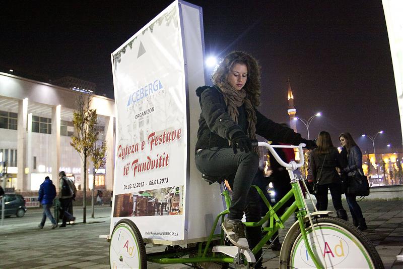 Tirane, - Reklama Ekologjike me Bicikleta