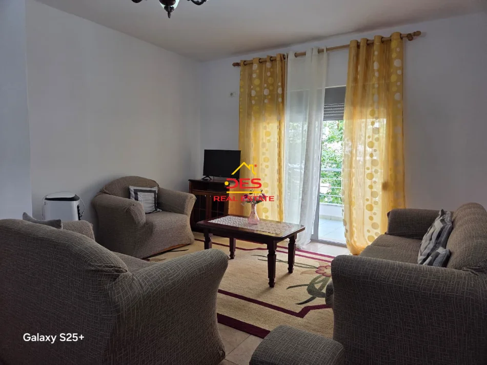 Vlore - Lungomare, jepet me qera apartament 2+1+Ballkon Kati 1, 90 m² 480 € (Lungomare)